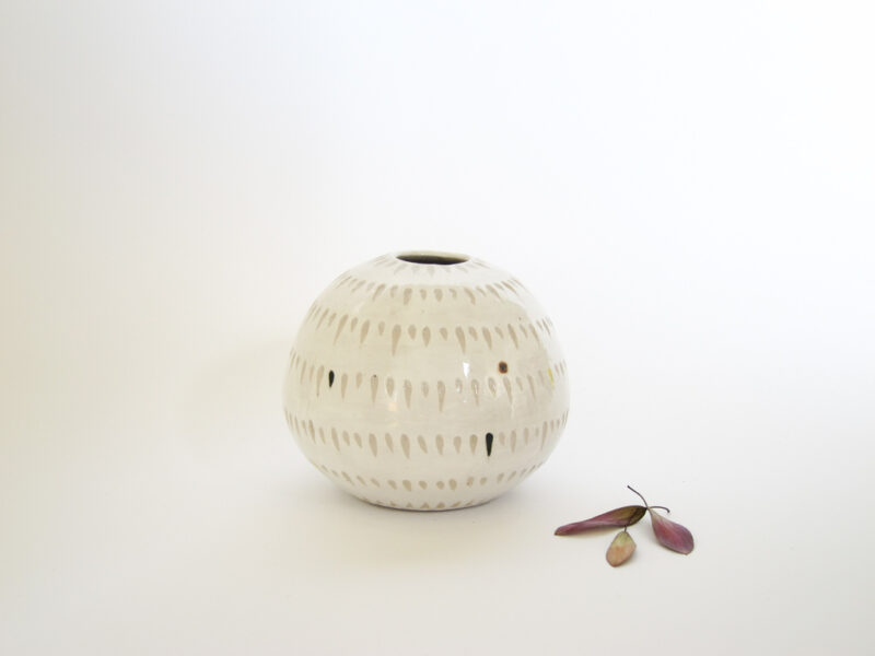 Azzone Alessandra Handmade, carving, ceramics, pottery, small, stoneware, vase, white